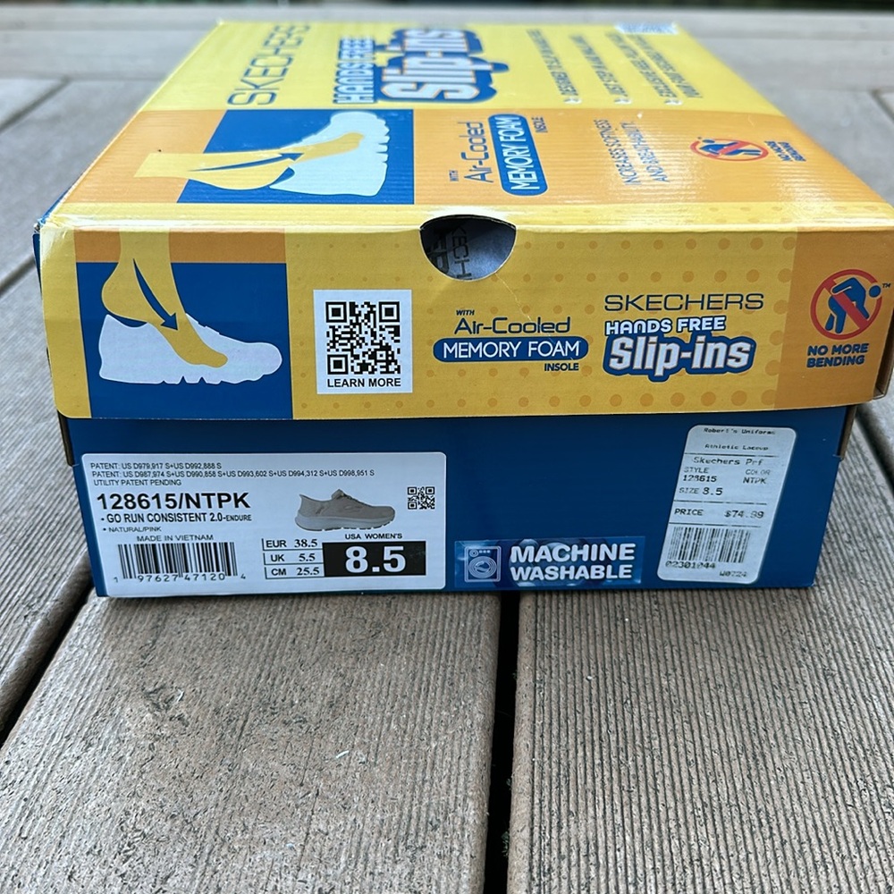 Sketchers Women’s Tennis Shoes - Picture 6 of 8